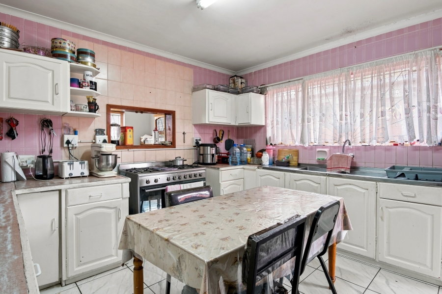 3 Bedroom Property for Sale in Pinati Western Cape
